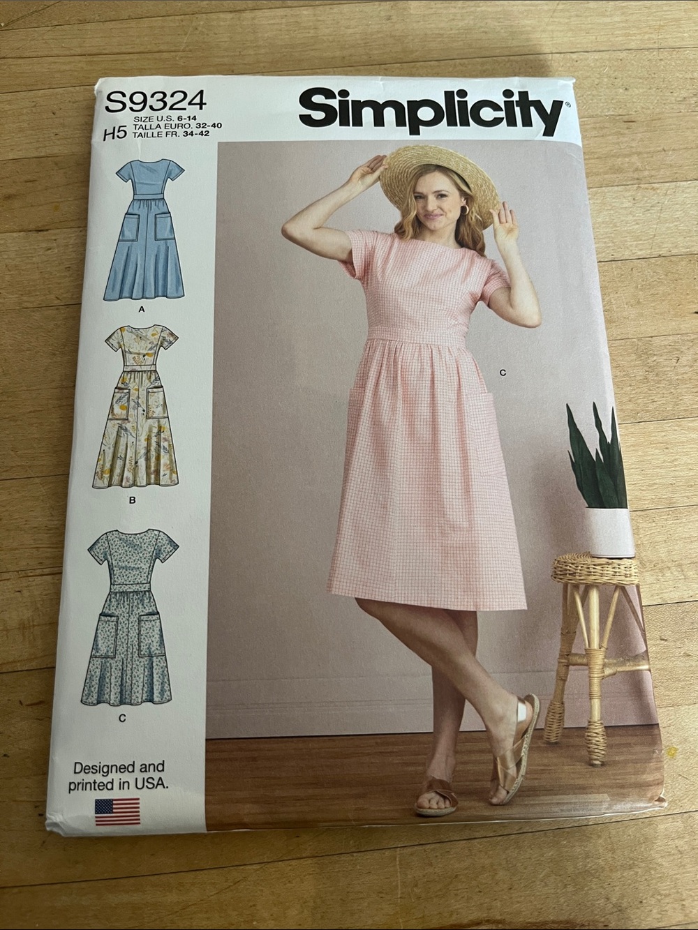 Simplicity Midi Dress Pattern S9324 size 6-14 uncut